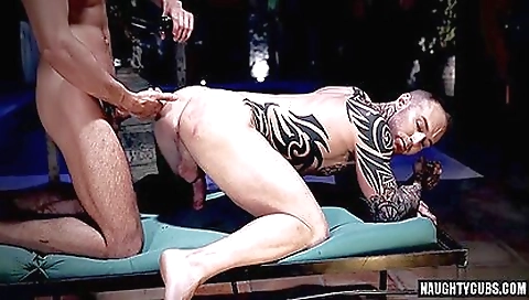 Tattooed slut with deep throat enjoys a deepthroated blowjob
