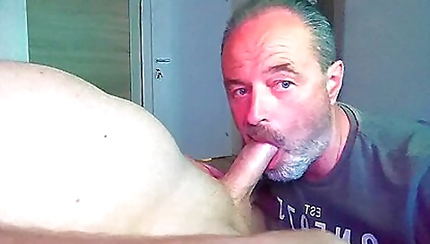 Teen and mature mom get in bed and start sucking each other