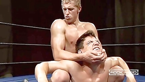 Brunette brunette with a tattooed ass getting fucked