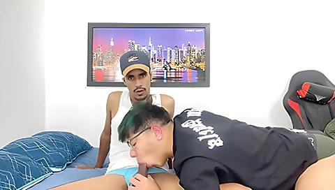 Gay friend with a big ass gets fucked in an amateur clip