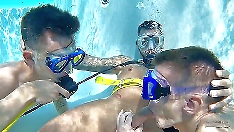 Sexy underwater threesome video with two girls and one guy