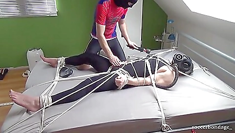 sexy babe gets a dick in her tight hole and gets fucked