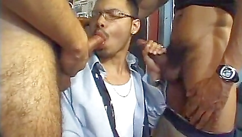 Black hottie gets fucked by a cop and gets a facial
