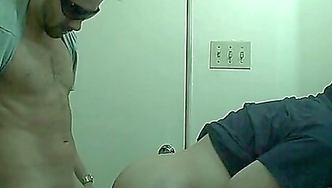 Amateur brunette creampie after shower with her lover